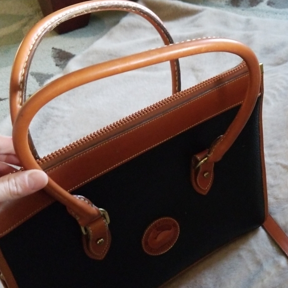 Dooney and Bourke vintage tan and black leather - Picture 2 of 8